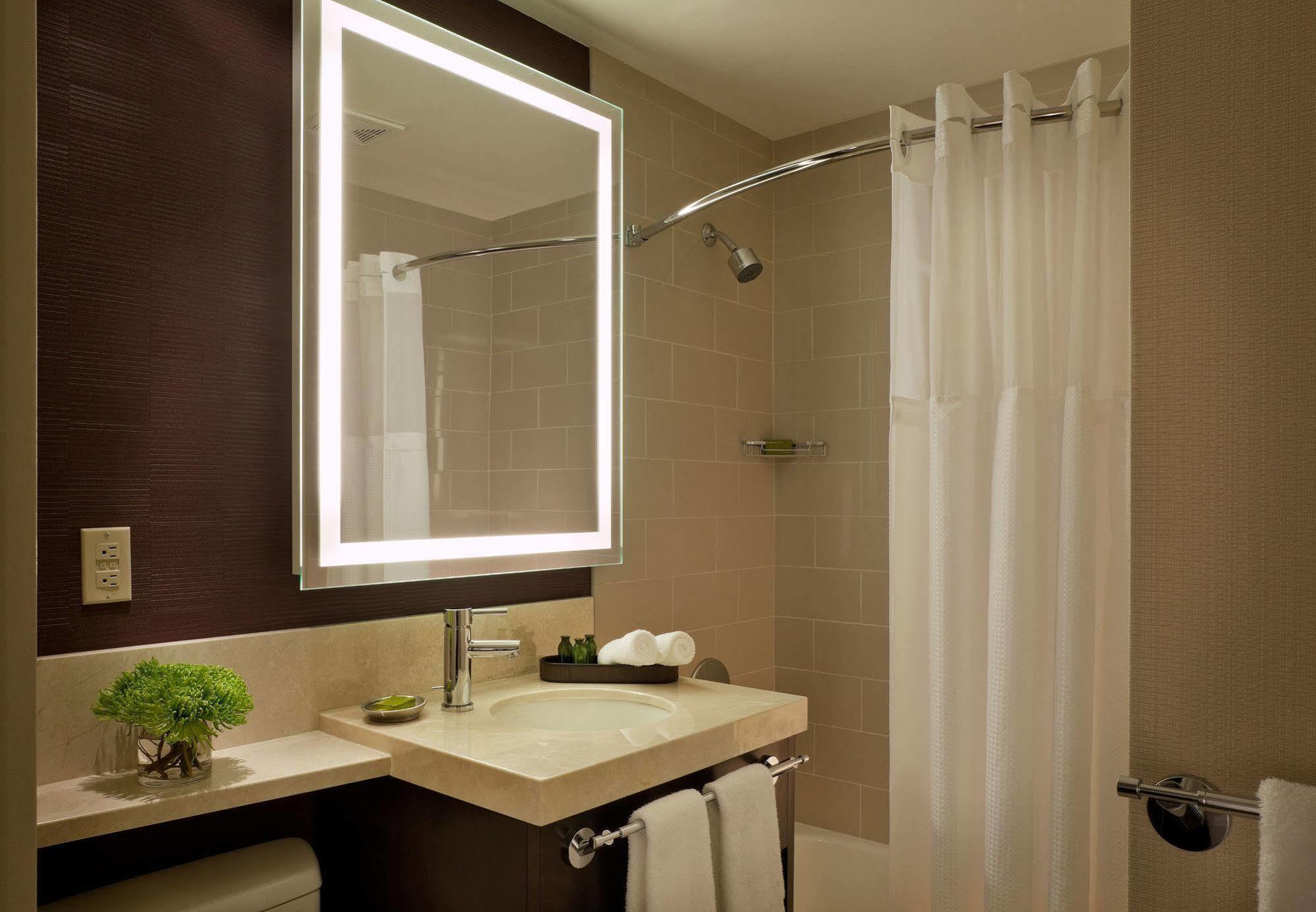 Adagio, Autograph Collection Hotel 4*